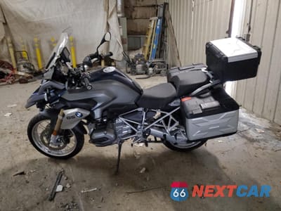 Trzecie zdjęcie samochodu z tyłu: 2015 BMW R1200 GS VIN:WB10A1101FZ188255 - miniatura