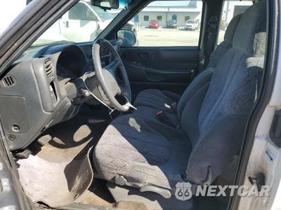 Zdjęcie 7 z 14 samochodu: 1998 GMC SONOMA VIN:1GTCS19X5W8509363 - miniatura