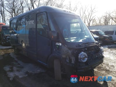 Czwarte zdjęcie samochodu z boku: 2023 RIVIAN EDV 700 VIN:7FCEHEB73PN005254 - miniatura