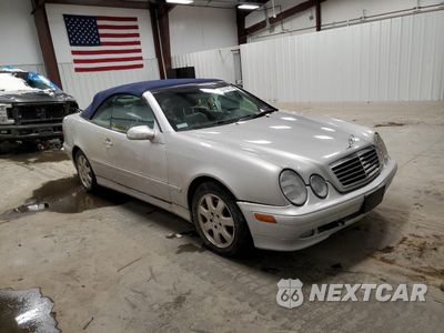 Czwarte zdjęcie samochodu z boku: 2001 MERCEDES-BENZ CLK 320 VIN:WDBLK65G01T079748 - miniatura