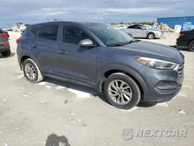 Czwarte zdjęcie samochodu z boku: 2018 HYUNDAI TUCSON SE VIN:KM8J23A41JU618225 - miniatura
