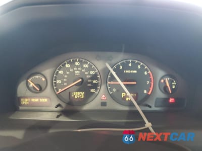 Zdjęcie 9 z 13 samochodu: 2001 VOLVO V70 T5 TURBO VIN:YV1SW53D111026051 - miniatura