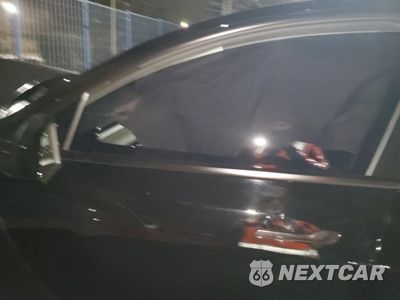 Zdjęcie 9 z 12 samochodu: 2023 TESLA MODEL Y VIN:7SAYGDEE4PA136945 - miniatura