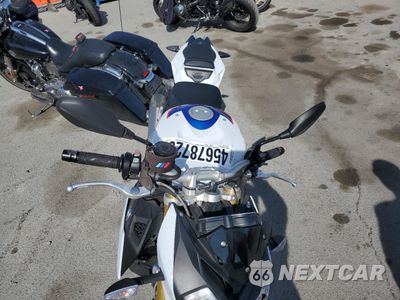 Piąte zdjęcie samochodu w środku: 2019 BMW S 1000 R VIN:WB10D6204KZ972152 - miniatura