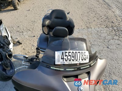 Piąte zdjęcie samochodu w środku: 2017 HARLEY-DAVIDSON FLHTK ULTRA LIMITED VIN:1HD1KED13HB659929 - miniatura