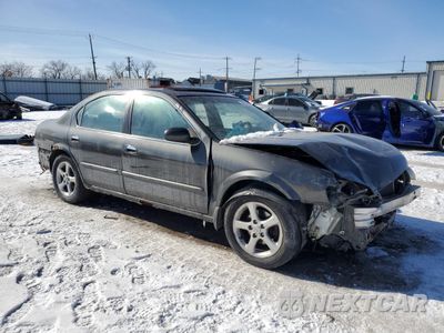 Czwarte zdjęcie samochodu z boku: 2000 NISSAN MAXIMA GLE VIN:JN1CA31A7YT210806 - miniatura