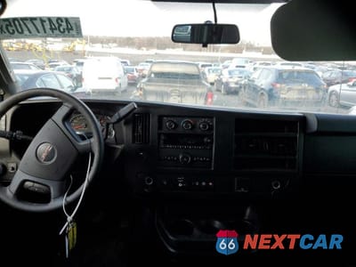 Zdjęcie 8 z 13 samochodu: 2021 GMC SAVANA G2500 VIN:1GTW7AFP6M1300318 - miniatura