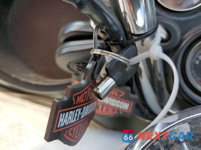Zdjęcie 8 z 9 samochodu: 2007 HARLEY-DAVIDSON FLHTCUI VIN:1HD1FC4377Y617835 - miniatura