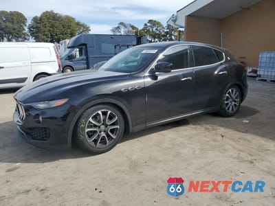 2017 MASERATI LEVANTE ZN661XUA4HX256596 - główne zdjęcie licytacji z USA - miniatura