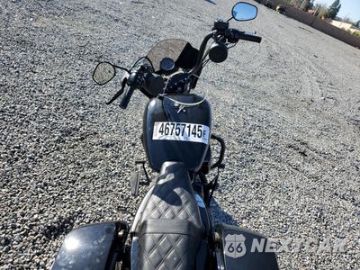 Zdjęcie 6 z 10 samochodu: 2017 HARLEY-DAVIDSON XL883 IRON 883 VIN:1HD4LE234HC445833 - miniatura