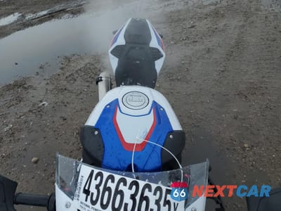 Piąte zdjęcie samochodu w środku: 2021 BMW S 1000 RR VIN:WB10E2307M6E69369 - miniatura