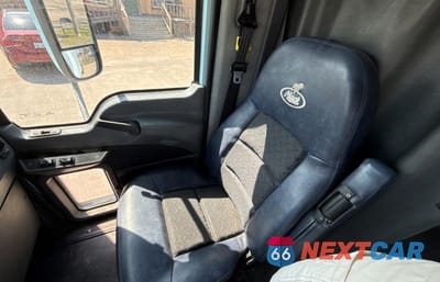 Zdjęcie 6 z 11 samochodu: 2012 MACK 600 CXU600 VIN:1M1AW07Y2CM022707 - miniatura