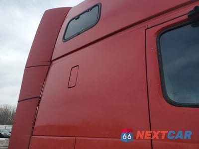 Zdjęcie 6 z 10 samochodu: 2011 VOLVO VN VNL VIN:4V4NC9EJ5BN298123 - miniatura