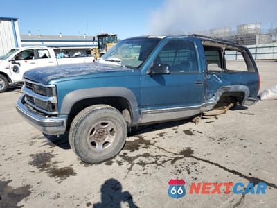 1995 CHEVROLET TAHOE K1500 1GNEK18K5SJ309625 - główne zdjęcie licytacji z USA - miniatura