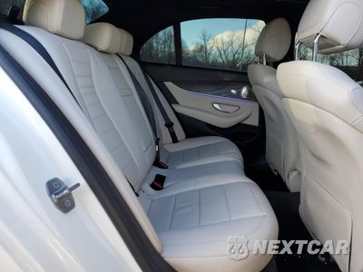 Zdjęcie 10 z 15 samochodu: 2017 MERCEDES-BENZ E 300 4MATIC VIN:WDDZF4KB1HA215636 - miniatura