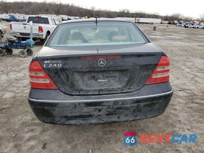 Zdjęcie 6 z 12 samochodu: 2003 MERCEDES-BENZ C 240 VIN:WDBRF61J33A412345 - miniatura