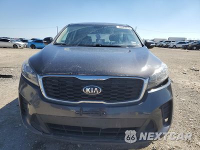 Piąte zdjęcie samochodu w środku: 2019 KIA SORENTO L VIN:5XYPG4A33KG520913 - miniatura
