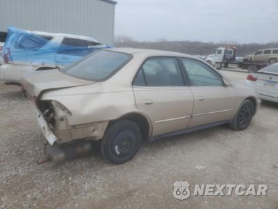 Trzecie zdjęcie samochodu z tyłu: 2002 HONDA ACCORD LX VIN:1HGCG65582A101379 - miniatura