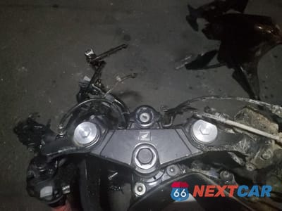 Zdjęcie 7 z 8 samochodu: 2014 HONDA CBR500 R VIN:MLHPC4467E5100552 - miniatura