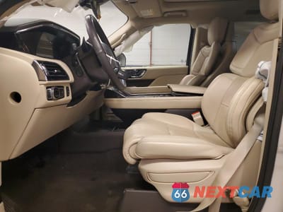 Zdjęcie 7 z 16 samochodu: 2020 LINCOLN NAVIGATOR L RESERVE VIN:5LMJJ3LT2LEL10059 - miniatura
