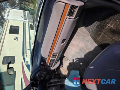 Piąte zdjęcie samochodu w środku: 1996 FORD F350 VIN:1FTJW35F8TEB52441 - miniatura