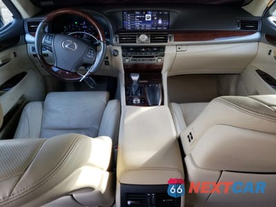 Zdjęcie 8 z 14 samochodu: 2015 LEXUS LS 460 VIN:JTHCL5EF3F5025211 - miniatura