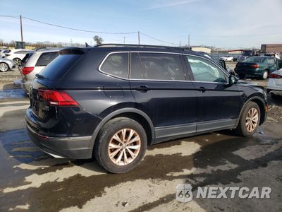 Trzecie zdjęcie samochodu z tyłu: 2018 VOLKSWAGEN TIGUAN SE VIN:3VV2B7AX3JM107177 - miniatura