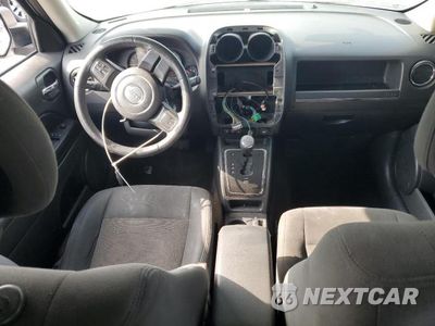 Zdjęcie 8 z 13 samochodu: 2016 JEEP PATRIOT LATITUDE VIN:1C4NJPFA0GD599240 - miniatura