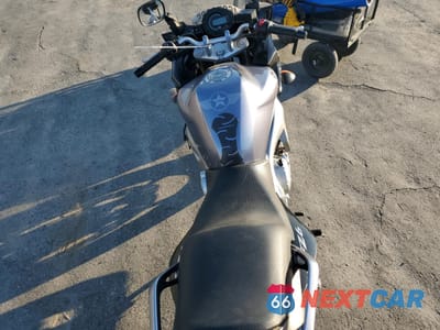 Zdjęcie 6 z 9 samochodu: 2005 YAMAHA FZ6 SC VIN:JYARJ08Y65A000452 - miniatura