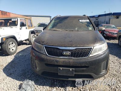 Piąte zdjęcie samochodu w środku: 2019 KIA SORENTO LX VIN:5XYKT4A78FG642763 - miniatura