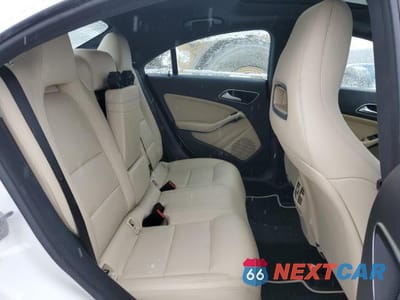 Zdjęcie 10 z 12 samochodu: 2019 MERCEDES-BENZ CLA 250 VIN:WDDSJ4EB7KN775608 - miniatura