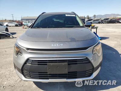 Piąte zdjęcie samochodu w środku: 2024 KIA NIRO LX VIN:KNDCP3LE5R5162563 - miniatura