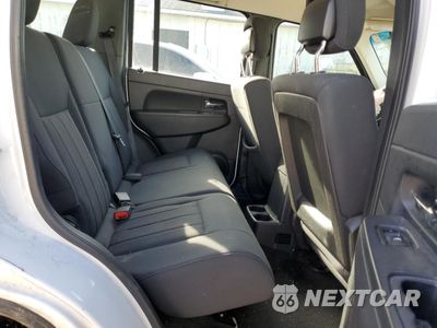 Zdjęcie 11 z 13 samochodu: 2011 JEEP LIBERTY SPORT VIN:1J4PN2GK8BW593944 - miniatura