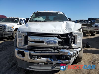 Piąte zdjęcie samochodu w środku: 2019 FORD F550 SUPER DUTY VIN:1FD0X5HT6KEE93885 - miniatura