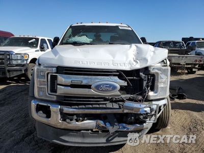 Piąte zdjęcie samochodu w środku: 2019 FORD F550 SUPER DUTY VIN:1FD0X5HT6KEE93885 - miniatura