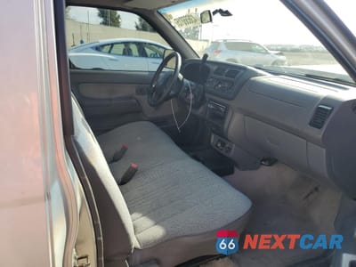 Zdjęcie 11 z 14 samochodu: 1999 NISSAN FRONTIER XE VIN:1N6DD21S4XC303399 - miniatura