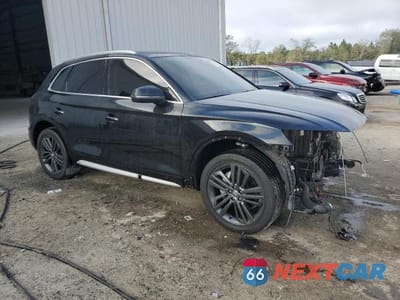 Czwarte zdjęcie samochodu z boku: 2020 AUDI Q5 PREMIUM PLUS VIN:WA1BNAFY2L2016510 - miniatura