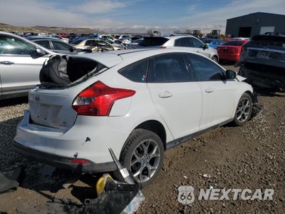 Trzecie zdjęcie samochodu z tyłu: 2014 FORD FOCUS SE VIN:1FADP3K23EL150953 - miniatura
