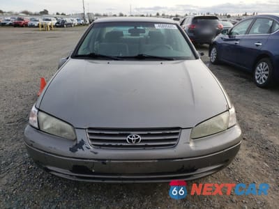 Piąte zdjęcie samochodu w środku: 1998 TOYOTA CAMRY CE VIN:JT2BF22K1W0112230 - miniatura