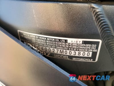 Zdjęcie 8 z 9 samochodu: 2007 HONDA CBR600 RR VIN:JH2PC40027M003800 - miniatura