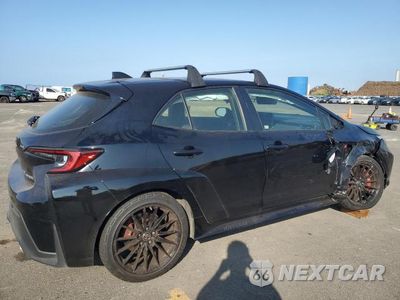 Trzecie zdjęcie samochodu z tyłu: 2023 TOYOTA GR COROLLA CORE VIN:JTNABAAE1PA001415 - miniatura