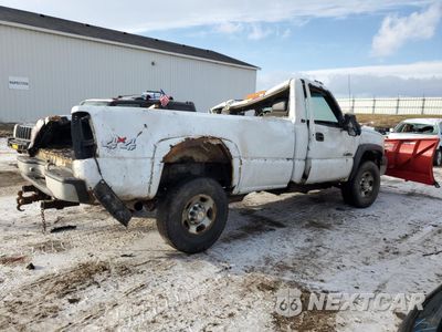 Trzecie zdjęcie samochodu z tyłu: 2004 CHEVROLET SILVERADO K2500 HEAVY DUTY VIN:1GCHK24U24E282561 - miniatura