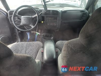 Zdjęcie 8 z 12 samochodu: 2002 GMC SONOMA VIN:1GTCS19W628106655 - miniatura