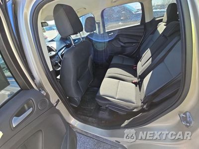 Zdjęcie 6 z 10 samochodu: 2017 FORD ESCAPE SE VIN:1FMCU9GD4HUB07826 - miniatura