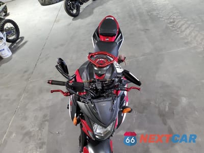 Piąte zdjęcie samochodu w środku: 2022 SUZUKI GSX-S750 M VIN:JS1C533B4N7100611 - miniatura