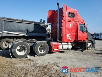 Czwarte zdjęcie samochodu z boku: 2006 VOLVO VNL SEMI TRUCK VIN:4V4NC9GH46N437528 - miniatura