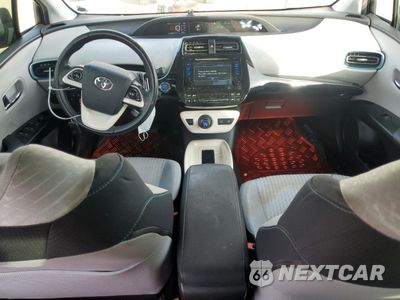 Zdjęcie 8 z 12 samochodu: 2017 TOYOTA PRIUS VIN:JTDKARFU7H3537656 - miniatura
