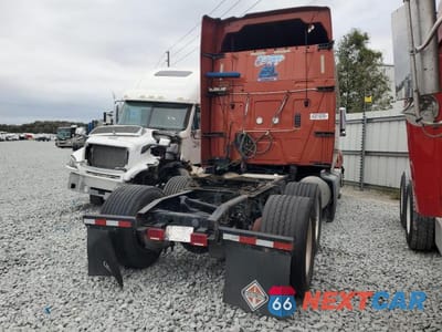 Czwarte zdjęcie samochodu z boku: 2019 INTERNATIONAL LT625 SEMI TRUCK VIN:3HSDZTZR4KN121545 - miniatura