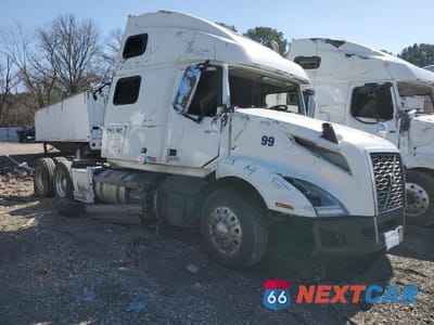 2020 VOLVO VN SEMI TRUCK 4V4NC9EJXLN231003 - główne zdjęcie licytacji z USA - miniatura