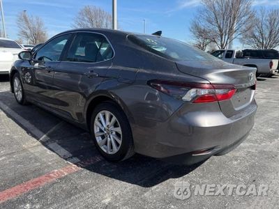 Trzecie zdjęcie samochodu z tyłu: 2024 TOYOTA CAMRY LE VIN:4T1C11AKXRU864362 - miniatura